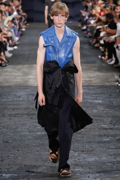 Look 22